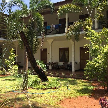 French Garden Resort Uppuveli Dış mekan fotoğraf
