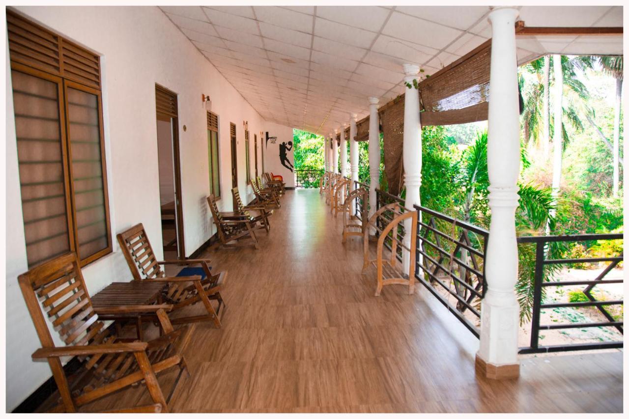 French Garden Resort Uppuveli Dış mekan fotoğraf