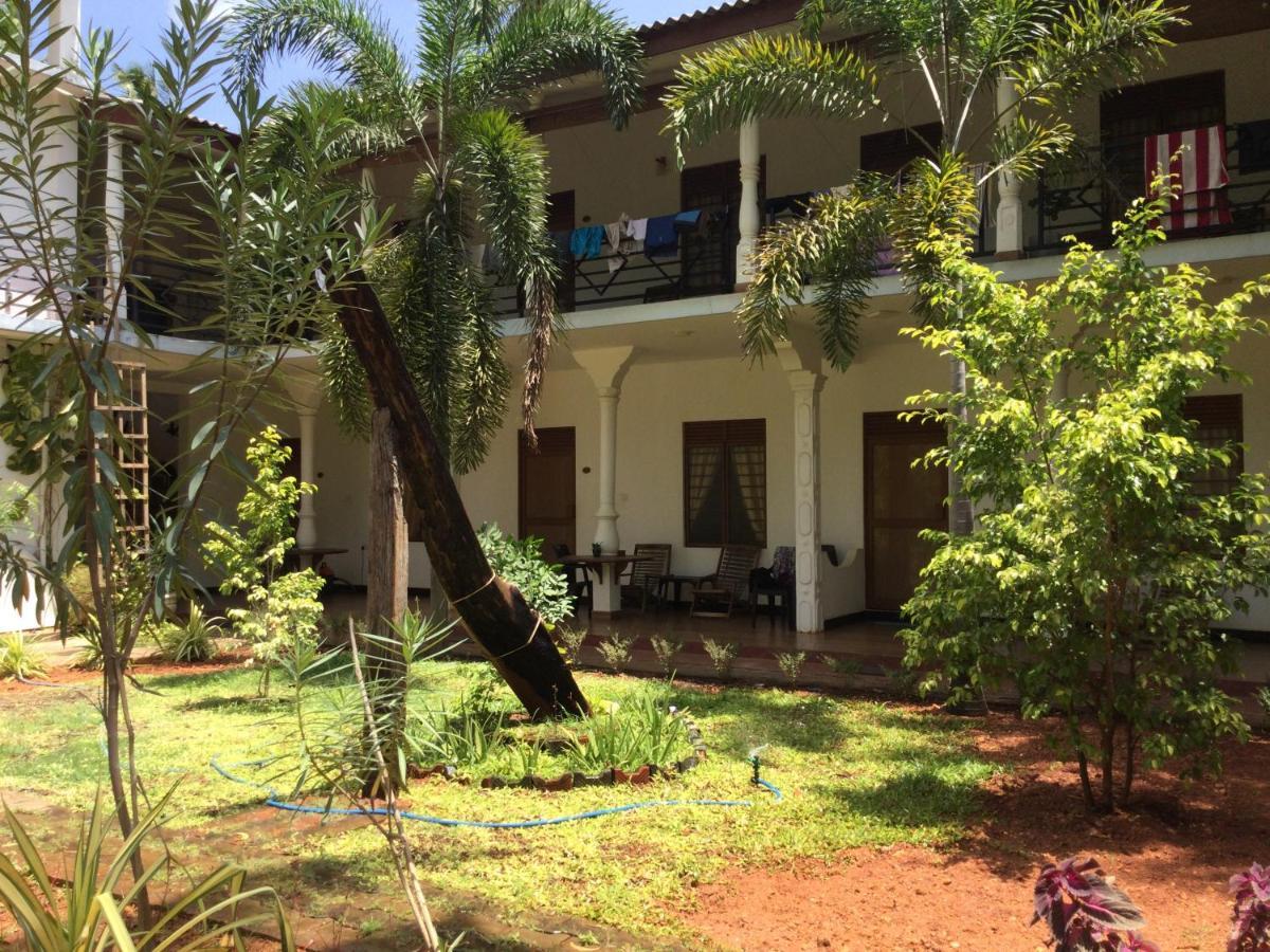 French Garden Resort Uppuveli Dış mekan fotoğraf