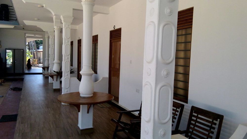 French Garden Resort Uppuveli Dış mekan fotoğraf