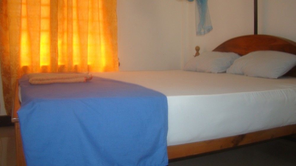 French Garden Resort Uppuveli Dış mekan fotoğraf