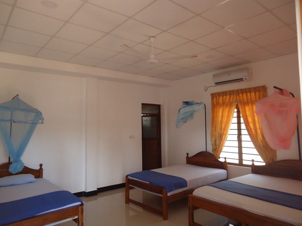 French Garden Resort Uppuveli Dış mekan fotoğraf
