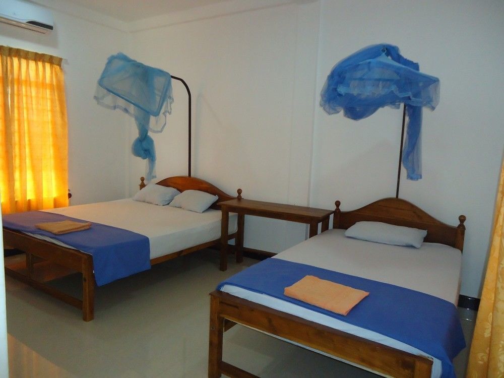 French Garden Resort Uppuveli Dış mekan fotoğraf