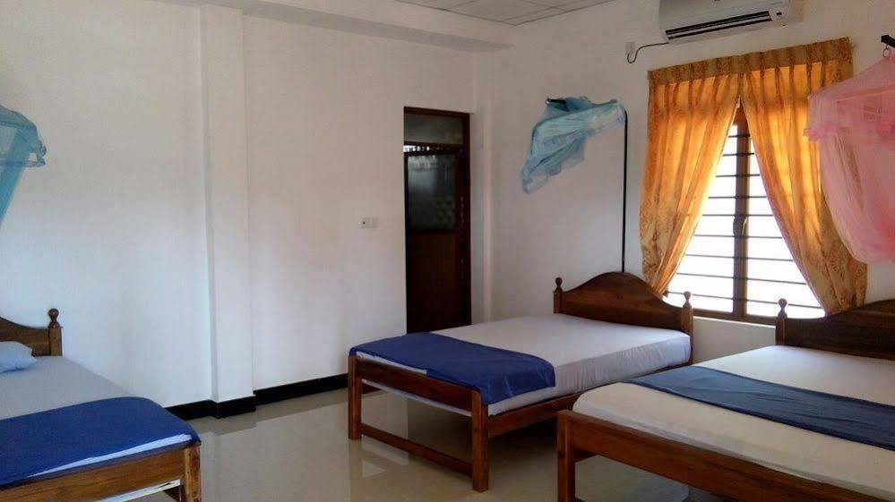 French Garden Resort Uppuveli Dış mekan fotoğraf