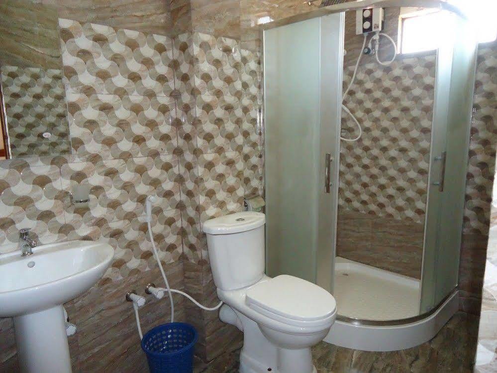 French Garden Resort Uppuveli Dış mekan fotoğraf
