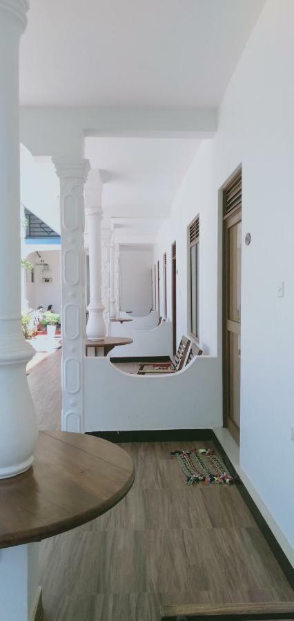 French Garden Resort Uppuveli Dış mekan fotoğraf